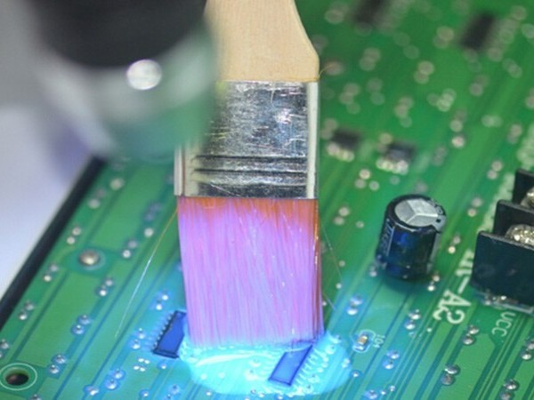 凯佰乐线束厂解析线路板三防漆的作用和用途